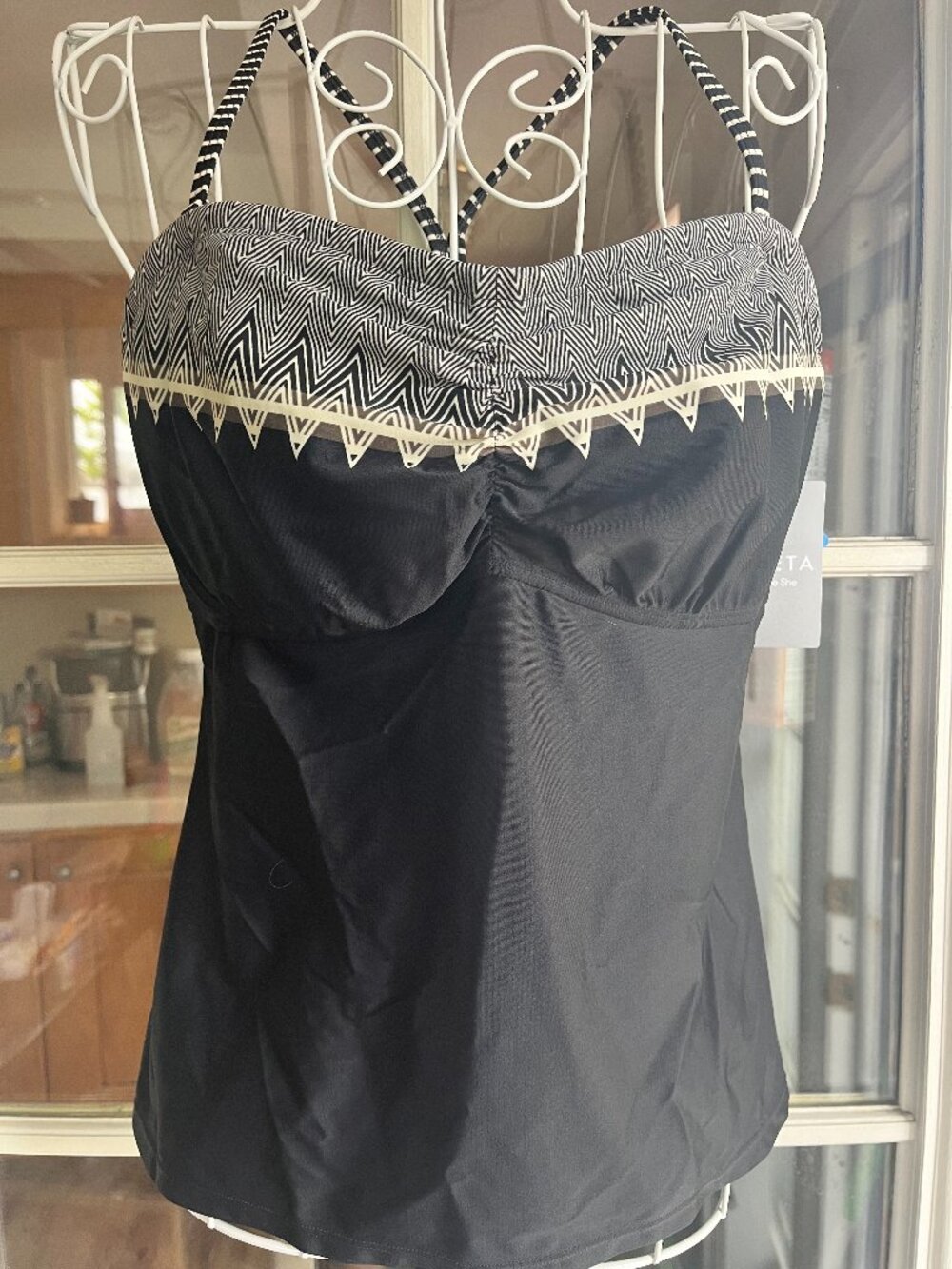Athleta Black/White Adjustable Cross Strap Swim Top Underwire Cup Size 38D/DD